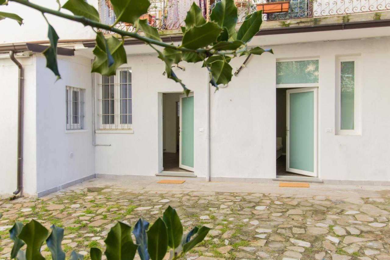 Malta Guest House Пьяченца Экстерьер фото
